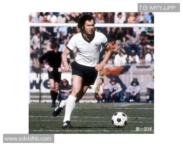 传奇黑人足球明星的辉煌历程与影响力分析