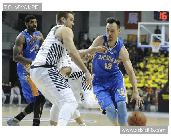 成都篮球队节奏对比分析揭示战术优势与不足之处 成都篮球队节奏对比分析揭示战术优势与不足之处